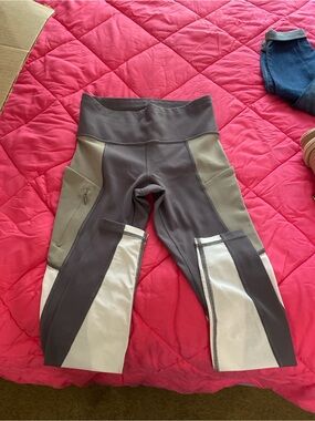 Athena Colorblock Cropped Leggings in Gray, Tan, Cream